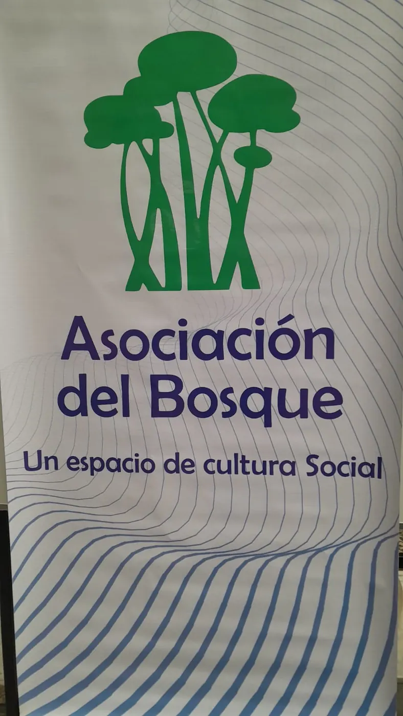 Banner de la Asociación del Bosque, «Un espacio de cultura social».